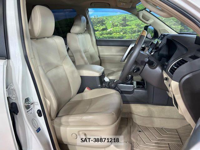 Toyota LAND CRUISER PRADO 2023-06 7617461-7