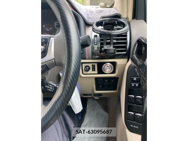 Toyota LAND CRUISER PRADO 2019-04 7617463-12