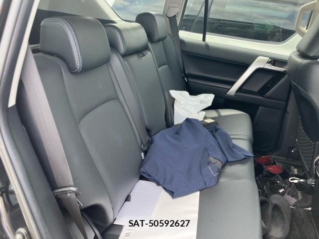 Toyota LAND CRUISER PRADO 2022-11 7617456-10