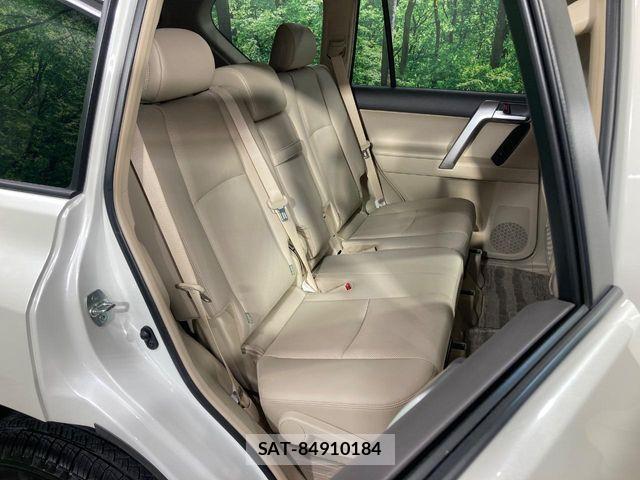 Toyota LAND CRUISER PRADO 2023-08 7617458-8