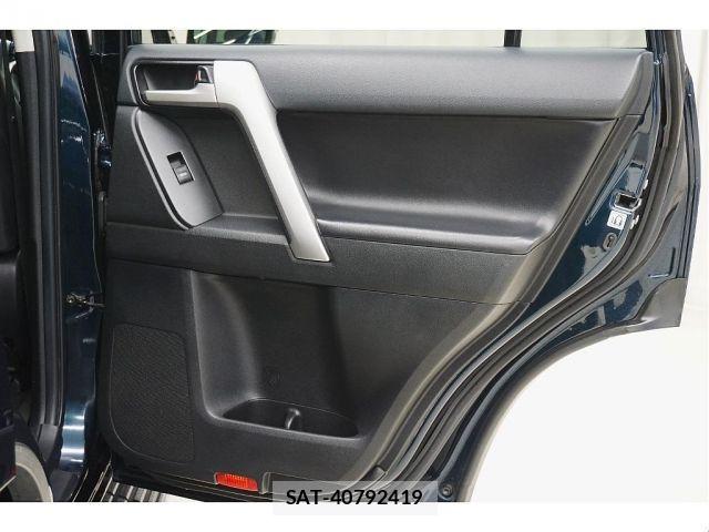 Toyota LAND CRUISER PRADO 2021-01 7617455-12