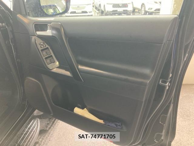 Toyota LAND CRUISER PRADO 2023-04 7617457-9