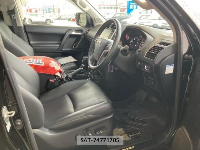 Toyota LAND CRUISER PRADO 2023-04 7617457-10