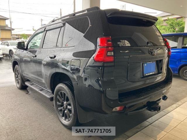 Toyota LAND CRUISER PRADO 2023-04 7617457-1