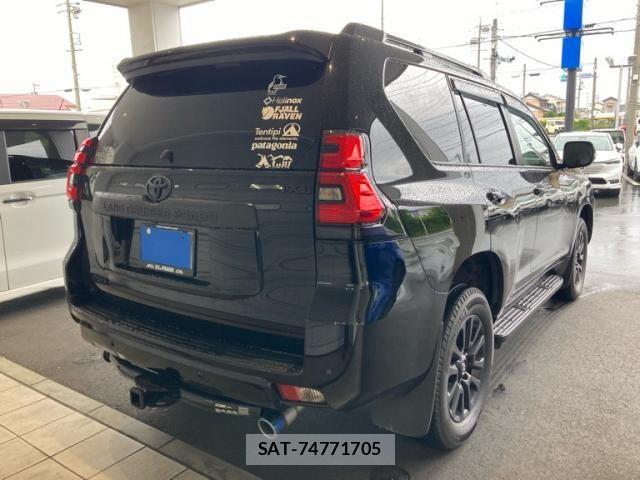 Toyota LAND CRUISER PRADO 2023-04 7617457-2