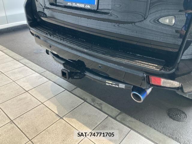 Toyota LAND CRUISER PRADO 2023-04 7617457-7