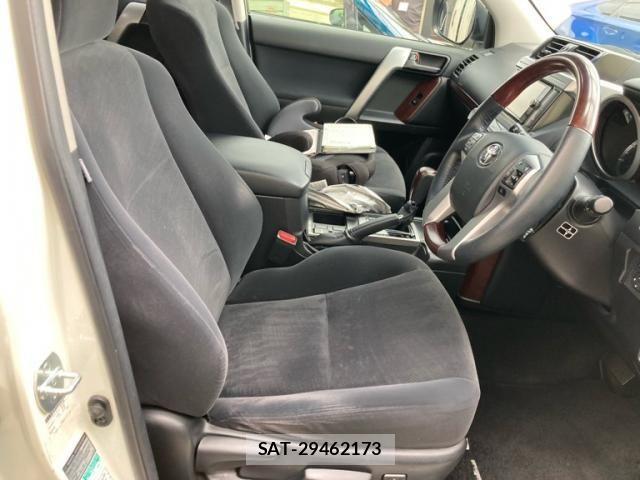 Toyota LAND CRUISER PRADO 2017-06 7617482-11