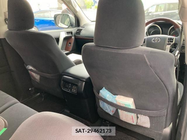 Toyota LAND CRUISER PRADO 2017-06 7617482-13