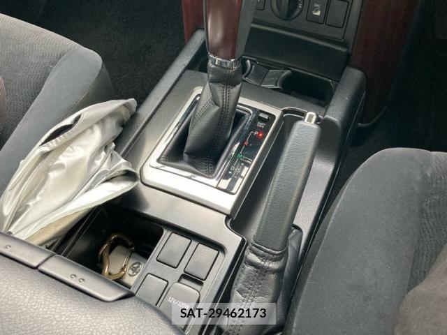 Toyota LAND CRUISER PRADO 2017-06 7617482-21