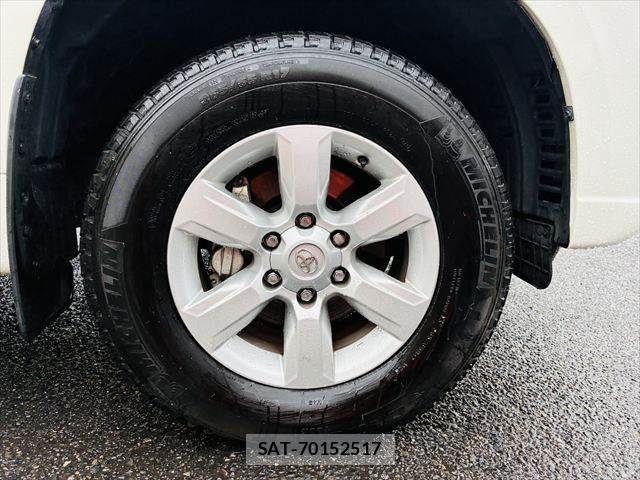 Toyota LAND CRUISER PRADO 2017-05 7724859-14