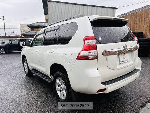 Toyota LAND CRUISER PRADO 2017-05 7724859-20