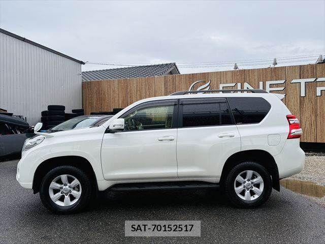 Toyota LAND CRUISER PRADO 2017-05 7724859-21