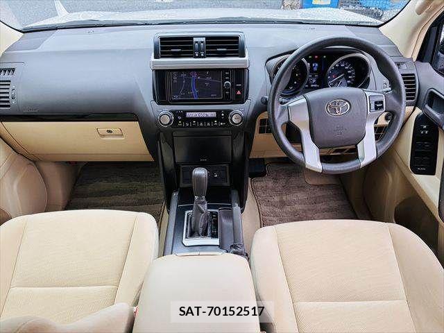 Toyota LAND CRUISER PRADO 2017-05 7724859-2