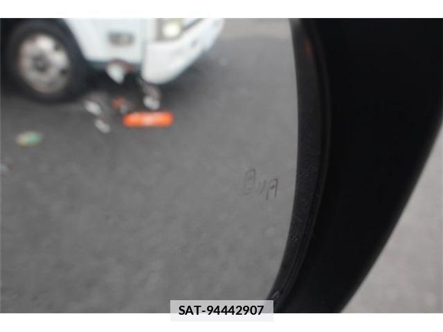 Toyota LAND CRUISER PRADO 2018-05 7724825-26