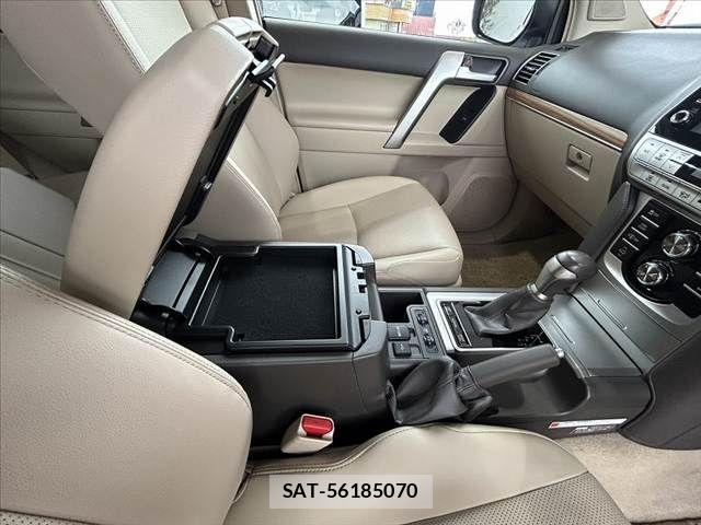 Toyota LAND CRUISER PRADO 2024-01 7724799-28