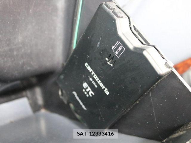 Toyota LAND CRUISER PRADO 1999-01 7724851-17