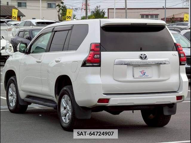 Toyota LAND CRUISER PRADO 2018-08 7786222-15