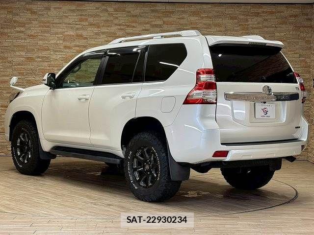 Toyota LAND CRUISER PRADO 2017-03 7786206-16