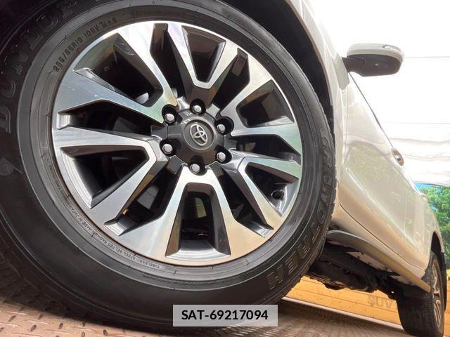 Toyota LAND CRUISER PRADO 2023-02 316596-12