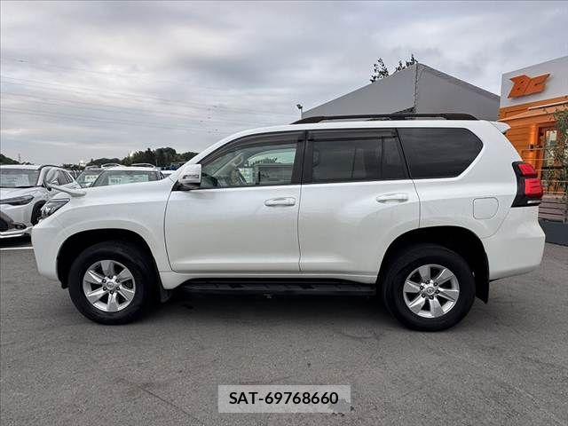 Toyota LAND CRUISER PRADO 2018-04 7877191-10
