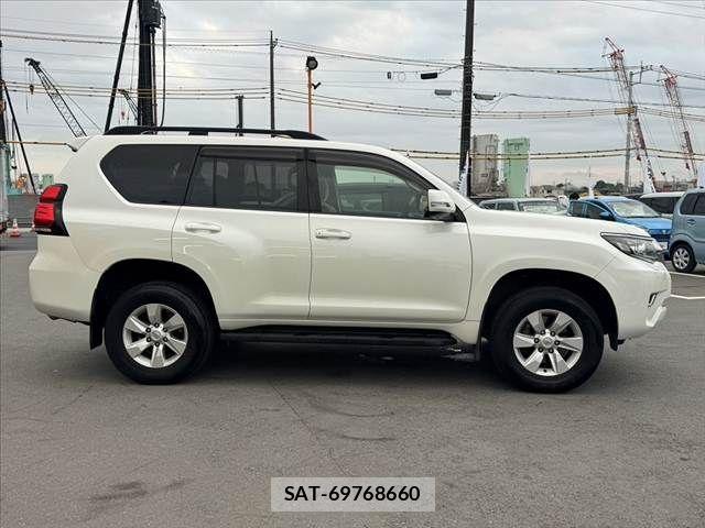 Toyota LAND CRUISER PRADO 2018-04 7877191-11