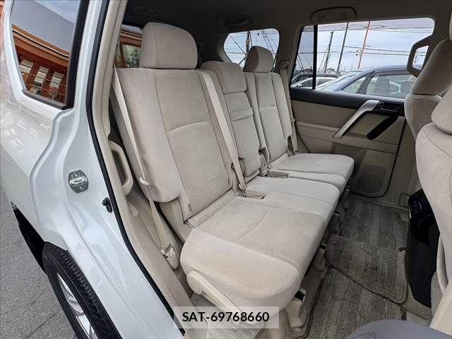 Toyota LAND CRUISER PRADO 2018-04 7877191-19