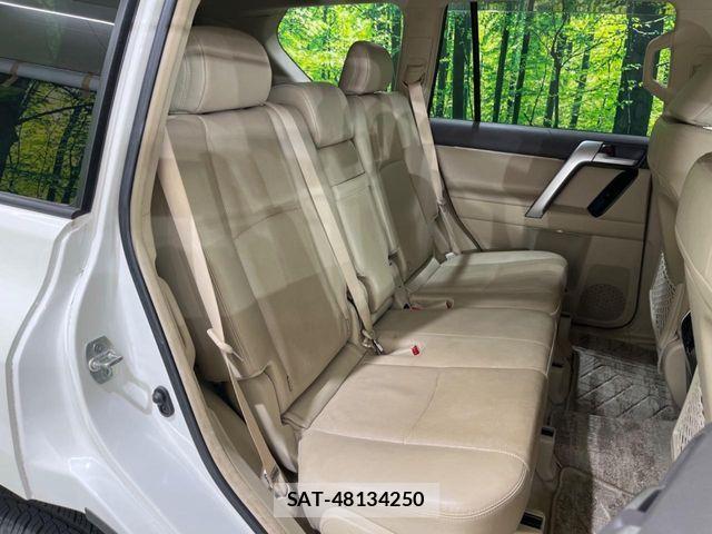 Toyota LAND CRUISER PRADO 2023-02 7877182-8