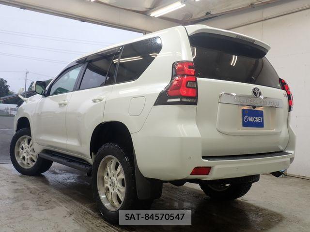 Toyota LAND CRUISER PRADO 2018-03 7877188-2