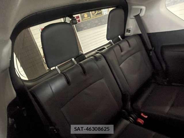 Toyota LAND CRUISER PRADO 2020-04 7962295-17