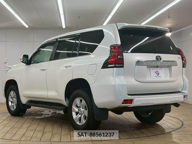 Toyota LAND CRUISER PRADO 2018-03 7962309-16