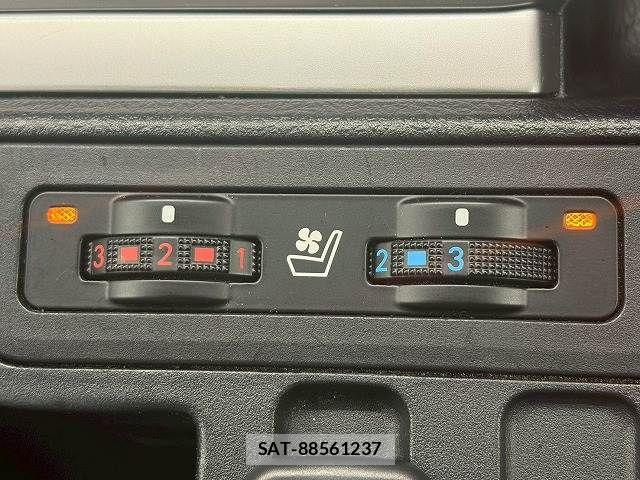 Toyota LAND CRUISER PRADO 2018-03 7962309-7