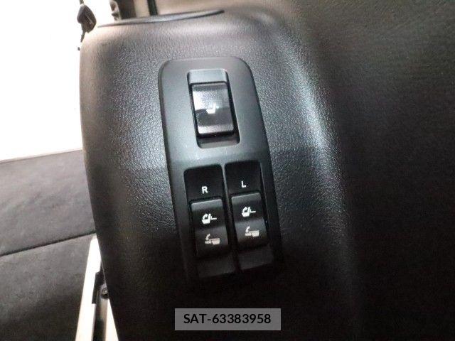 Toyota LAND CRUISER PRADO 2017-10 7979679-11