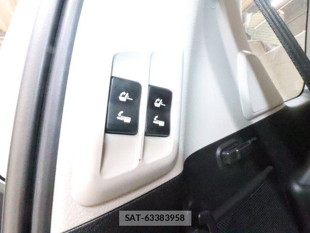 Toyota LAND CRUISER PRADO 2017-10 7979679-13