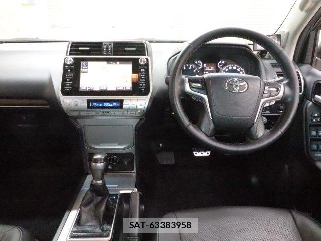 Toyota LAND CRUISER PRADO 2017-10 7979679-2