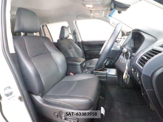 Toyota LAND CRUISER PRADO 2017-10 7979679-3