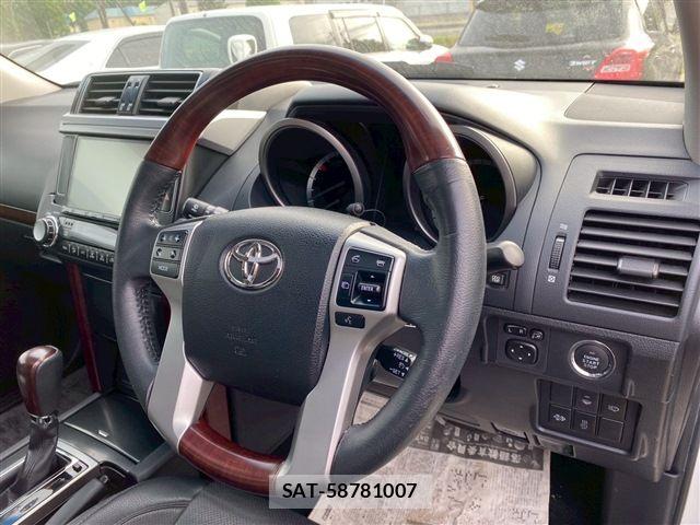 Toyota LAND CRUISER PRADO 2017-02 7979682-15