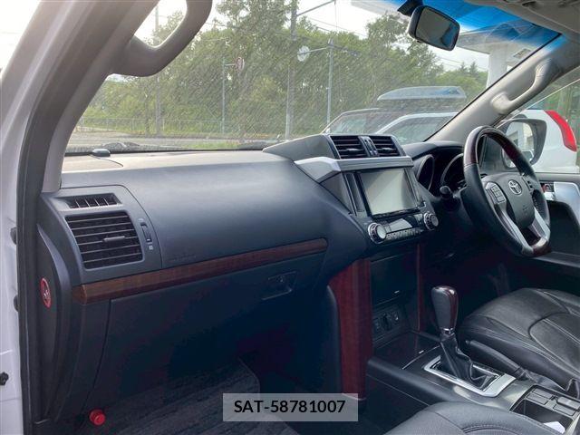 Toyota LAND CRUISER PRADO 2017-02 7979682-16