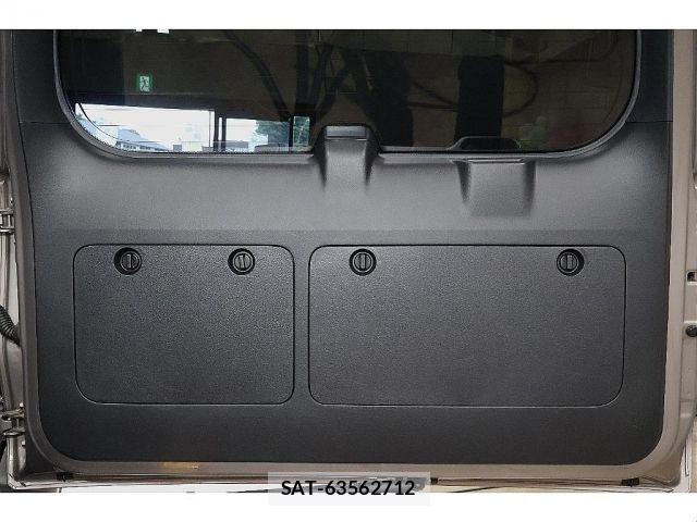 Toyota LAND CRUISER PRADO 2018-01 7979671-11