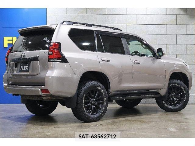 Toyota LAND CRUISER PRADO 2018-01 7979671-12