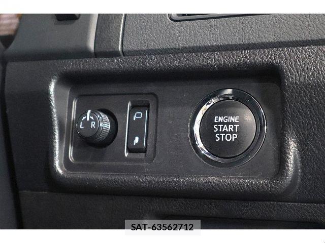 Toyota LAND CRUISER PRADO 2018-01 7979671-16