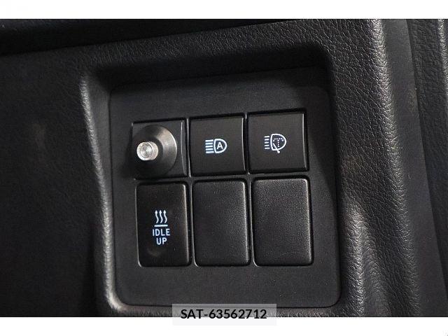Toyota LAND CRUISER PRADO 2018-01 7979671-17