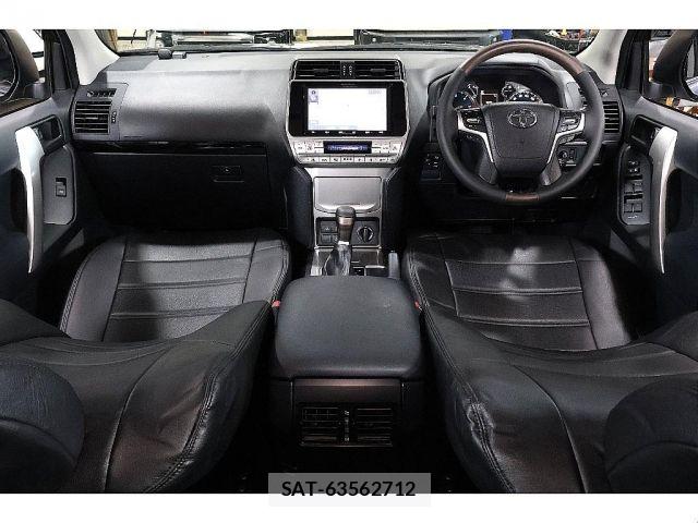 Toyota LAND CRUISER PRADO 2018-01 7979671-2