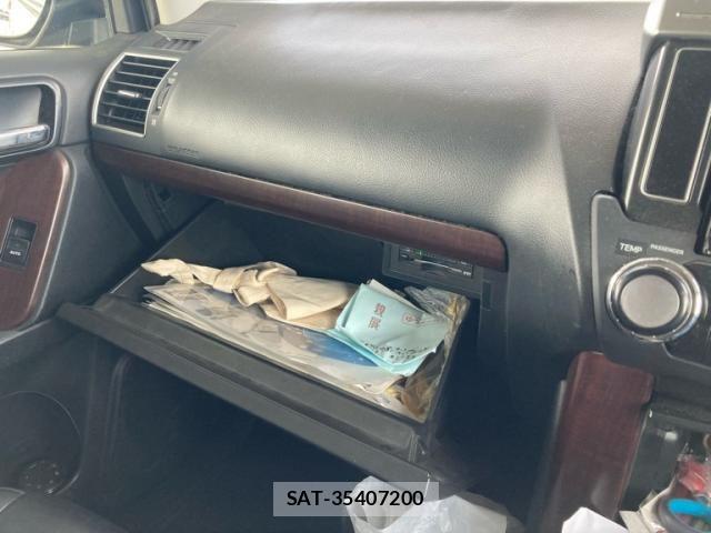 Toyota LAND CRUISER PRADO 2015-08 8036292-25