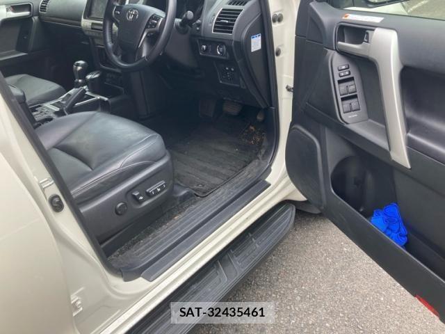 Toyota LAND CRUISER PRADO 2022-11 8036265-11