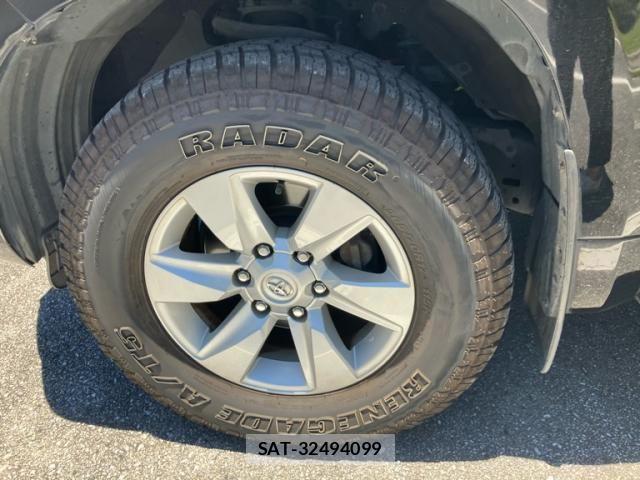 Toyota LAND CRUISER PRADO 2017-10 8036286-12