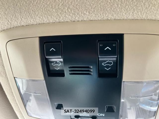 Toyota LAND CRUISER PRADO 2017-10 8036286-22