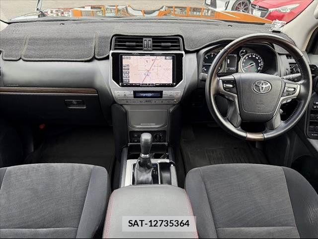 Toyota LAND CRUISER PRADO 2018-05 8036273-1