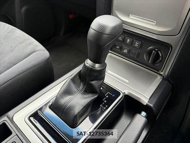 Toyota LAND CRUISER PRADO 2018-05 8036273-27