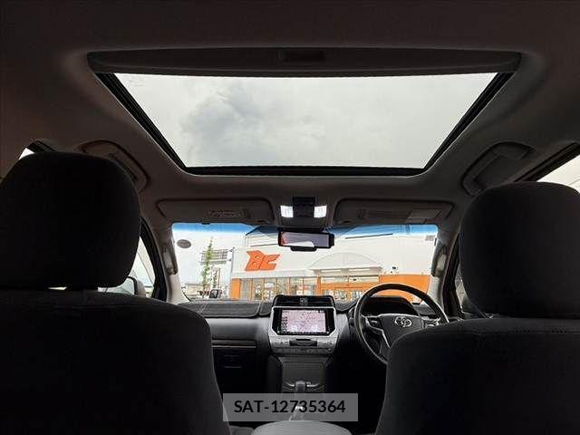 Toyota LAND CRUISER PRADO 2018-05 8036273-29