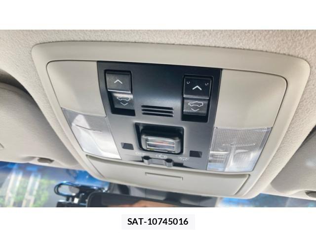 Toyota LAND CRUISER PRADO 2018-04 8074243-15